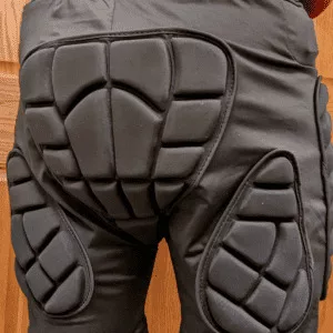 Empfangen Snowboarding Shorts mit Aufprallschutz und Knieschutz vom Kunden A****y.